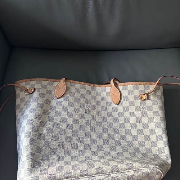 Louis Vuitton Neverfull MM - Picture 6 of 7